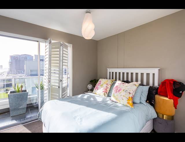 2 BEDROOM APARTMENT TO LET IN BEACHFRONT